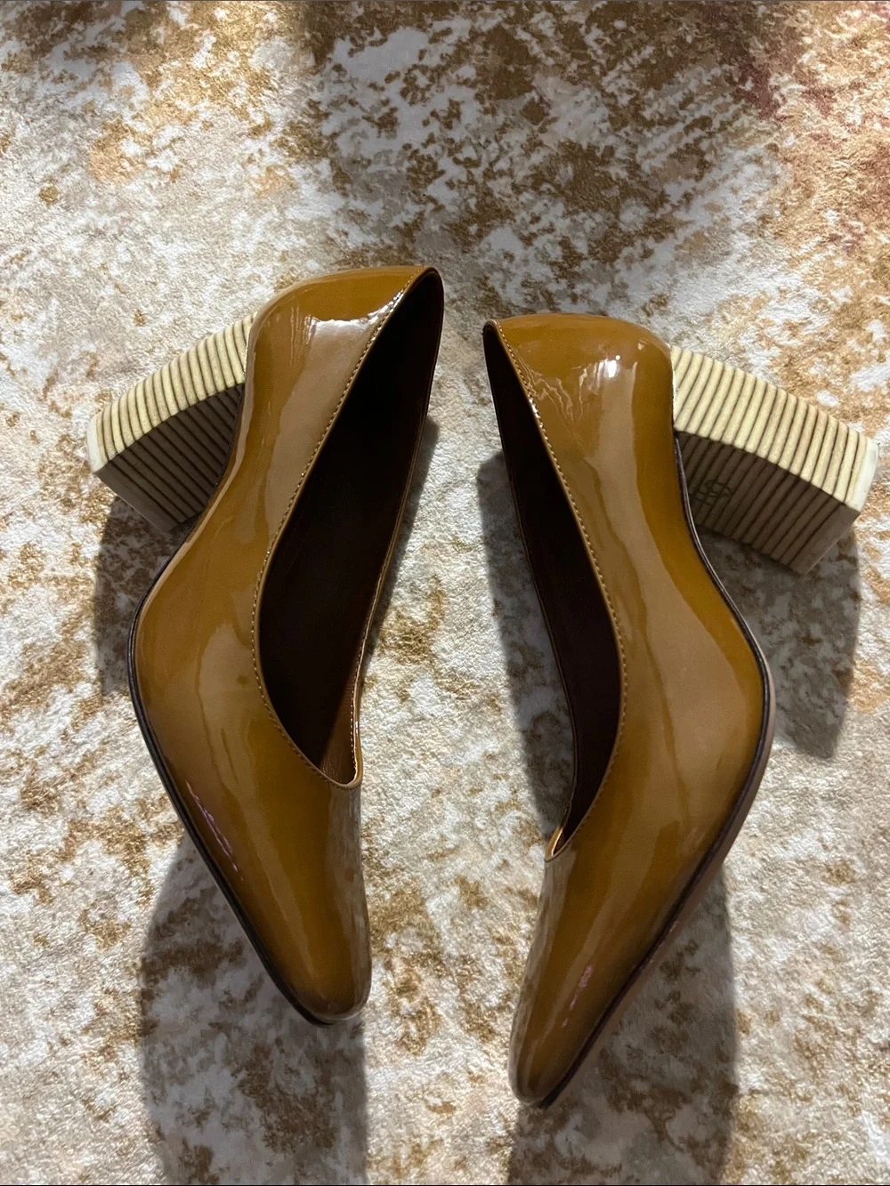 Tory Burch Banana Heel Pump Brown Caramel Patent Leather Curved Heel